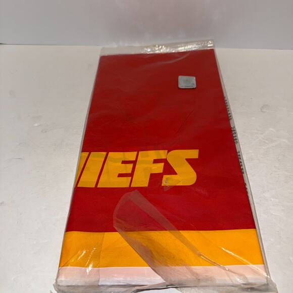 Officially Licenced NFL Football Kansas City Chiefs 2 Tablecovers 54in x 102in - Picture 5 of 8